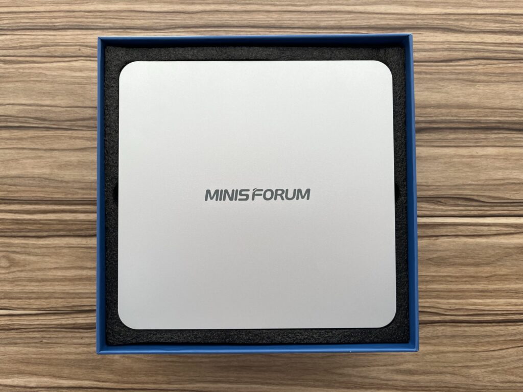 Minisforum TH80 in Verpackung