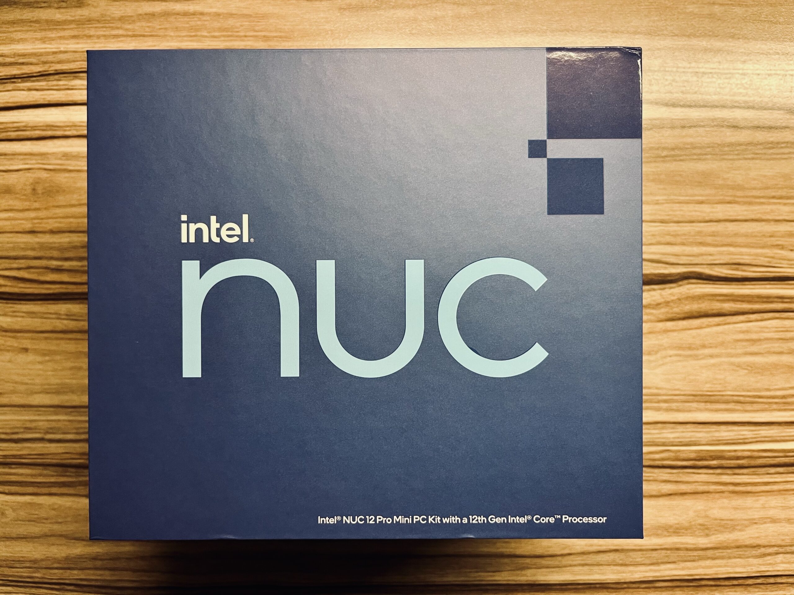 Intel NUC12WSKi5 Karton